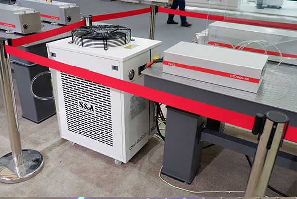 射频CO2激光器与光纤激光器 切割非金属材料对比实